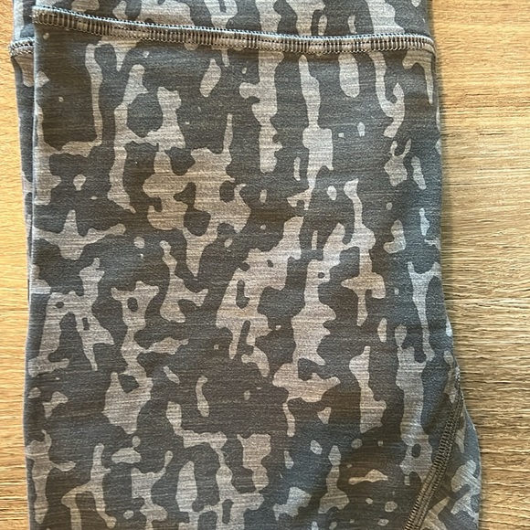 Lululemon Wunder Train High Rise Tight - 25" - Picture 5 of 5